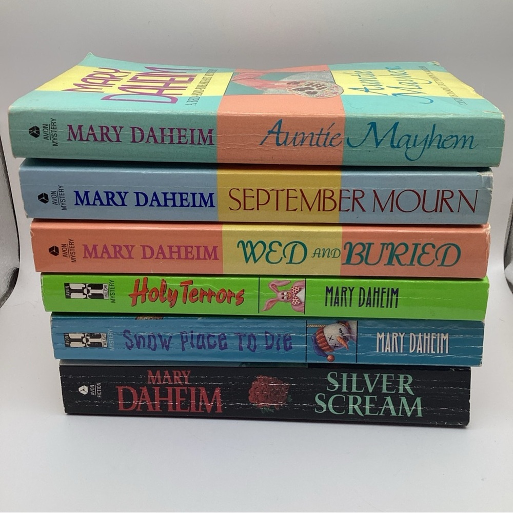 Lot Of 6 Mary Daheim Emma Lord Mysteries Cozy Mystery Thrillers Paperbacks